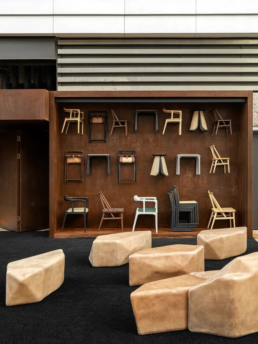 Showroom Facade 1